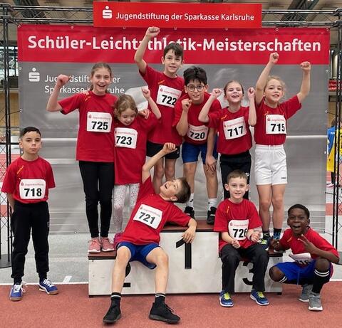 Teilnehmer der Nebenius Grundschule an den Leichtathletik Meisterschaften 2024